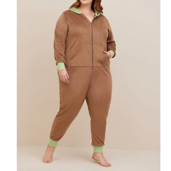 TORRID NWT STAR WARS THE MANDALORIAN SLEEP ONESIE. Halloween - Picture 2 of 6